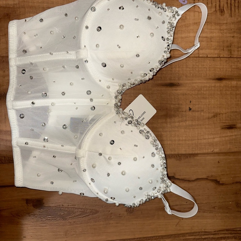 Windsor White Soft Cup Bra with Delicate Pattern